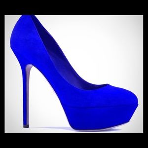Suede blue pumps